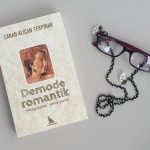 demode romantik kapak